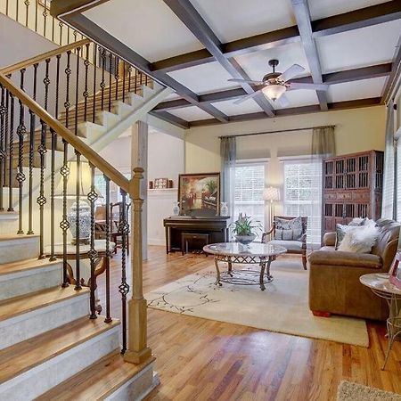 Sleeps16, Spacious Home, Close To Downtown, Beltline, And Walk To Restaurants, 75" Tv, 2 Person Jacuzzi, Ping Pong 애틀랜타 외부 사진
