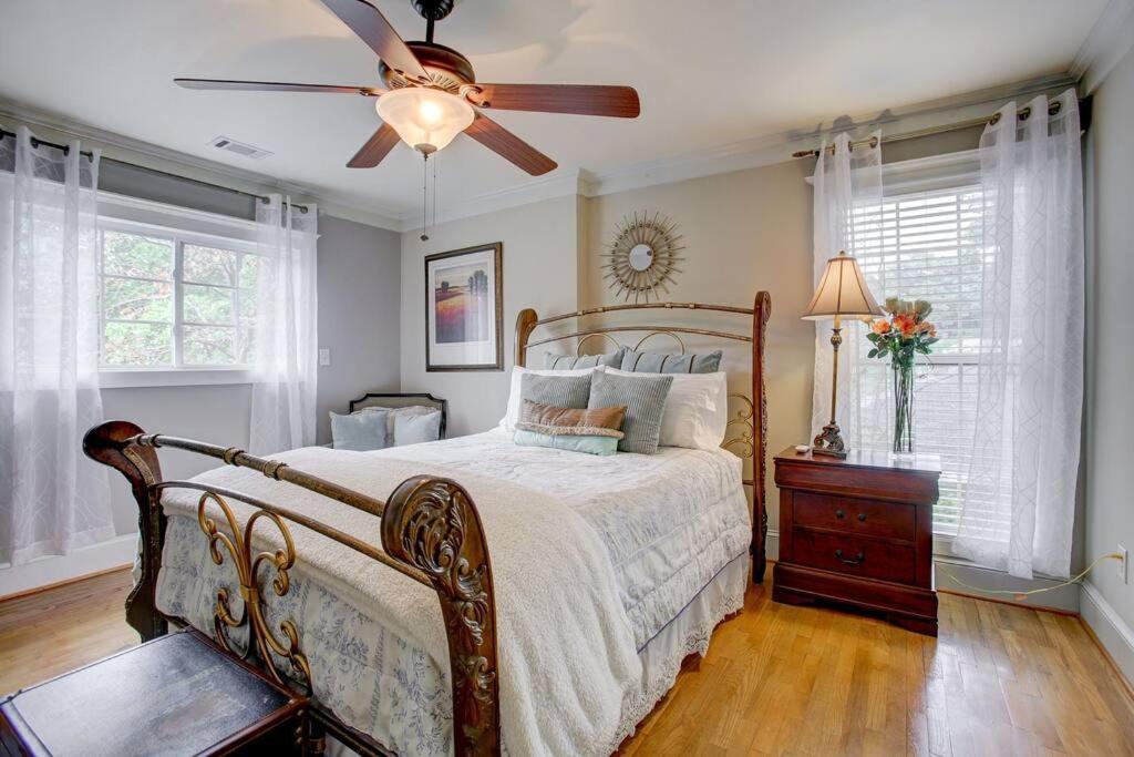 Sleeps16, Spacious Home, Close To Downtown, Beltline, And Walk To Restaurants, 75" Tv, 2 Person Jacuzzi, Ping Pong 애틀랜타 외부 사진