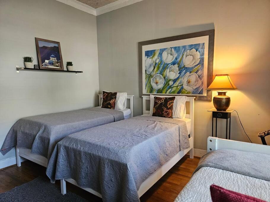 Sleeps16, Spacious Home, Close To Downtown, Beltline, And Walk To Restaurants, 75" Tv, 2 Person Jacuzzi, Ping Pong 애틀랜타 외부 사진