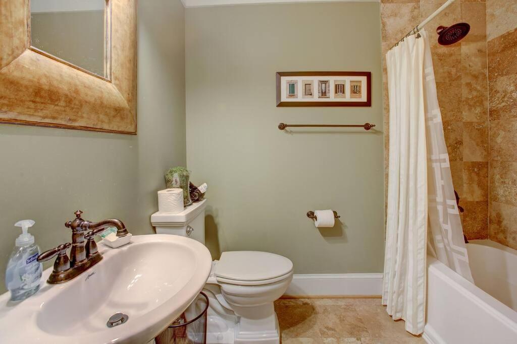 Sleeps16, Spacious Home, Close To Downtown, Beltline, And Walk To Restaurants, 75" Tv, 2 Person Jacuzzi, Ping Pong 애틀랜타 외부 사진