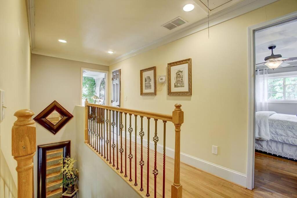 Sleeps16, Spacious Home, Close To Downtown, Beltline, And Walk To Restaurants, 75" Tv, 2 Person Jacuzzi, Ping Pong 애틀랜타 외부 사진