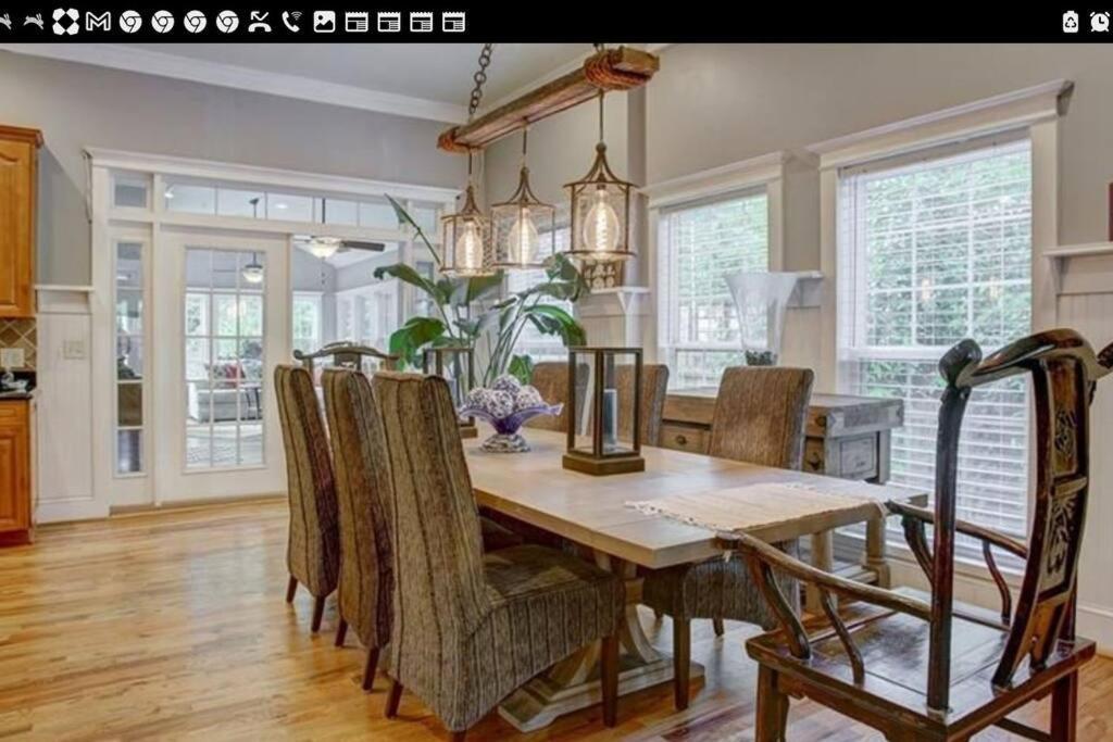 Sleeps16, Spacious Home, Close To Downtown, Beltline, And Walk To Restaurants, 75" Tv, 2 Person Jacuzzi, Ping Pong 애틀랜타 외부 사진